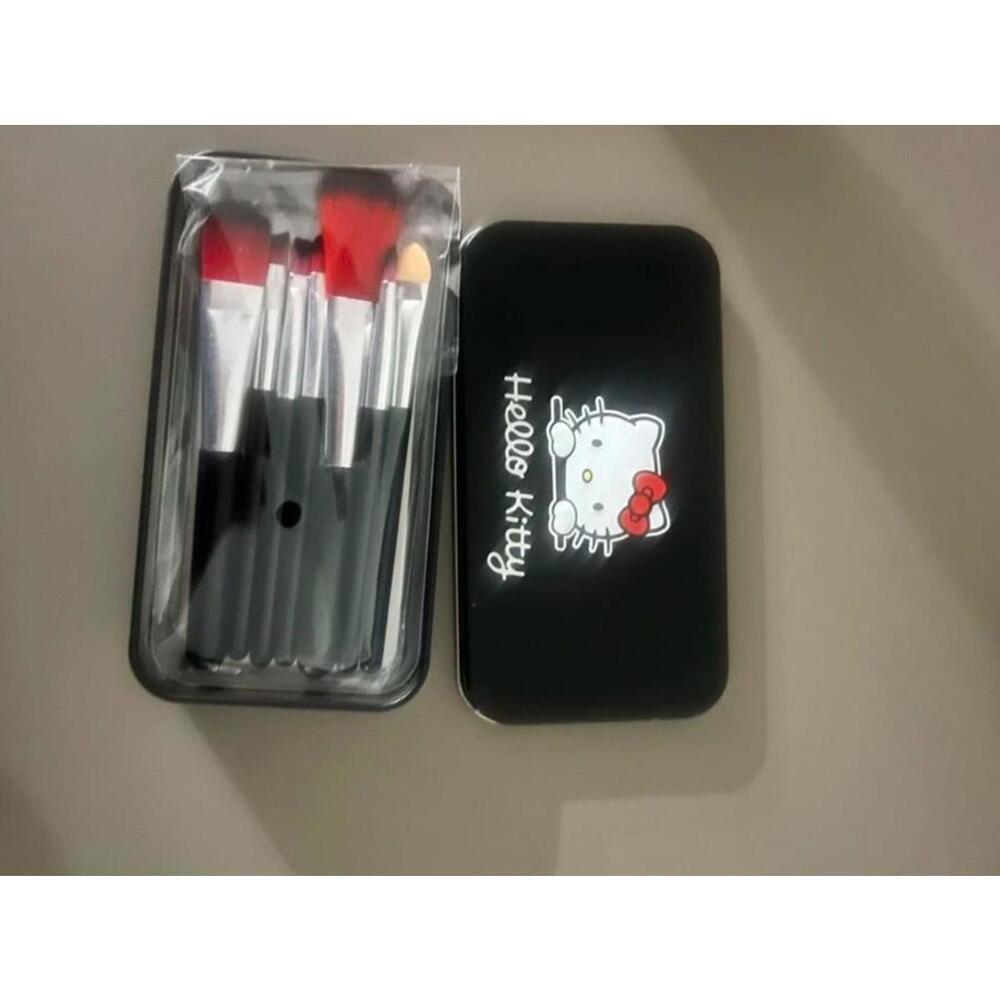 Hello Kitty makeup brushes - Picture 3 of 3